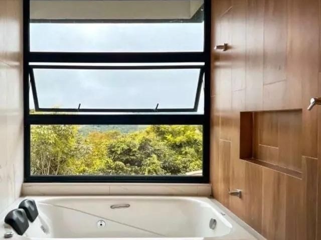Casa com 618m² 4 quartos e 6 banheiros, à venda, no bairro Vina Del Mar em Juiz de Fora