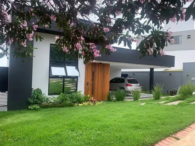 Casa com 618m² 4 quartos e 6 banheiros, à venda, no bairro Vina Del Mar em Juiz de Fora
