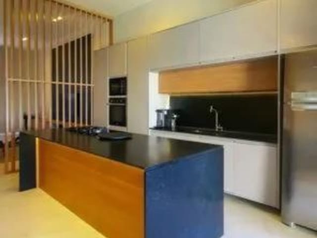 Casa com 618m² 4 quartos e 6 banheiros, à venda, no bairro Vina Del Mar em Juiz de Fora
