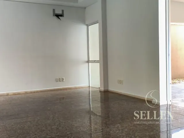 Casa 4 quartos e 3 banheiros, à venda, no bairro América em Joinville
