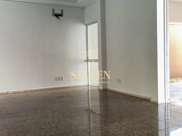 Casa 4 quartos e 3 banheiros, à venda, no bairro América em Joinville