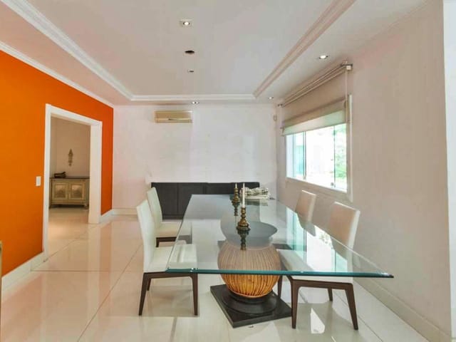 Casa com 875m² 5 quartos e 8 banheiros, à venda, no bairro Barra da Tijuca em Rio de Janeiro