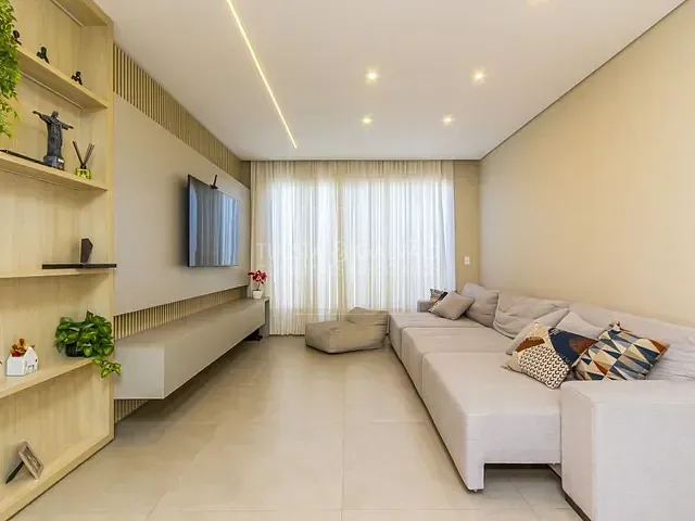 Casa com 311m² 4 quartos e 5 banheiros, à venda, no bairro Neoville em Curitiba