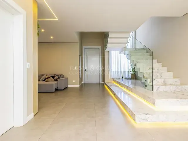Casa com 311m² 4 quartos e 5 banheiros, à venda, no bairro Neoville em Curitiba