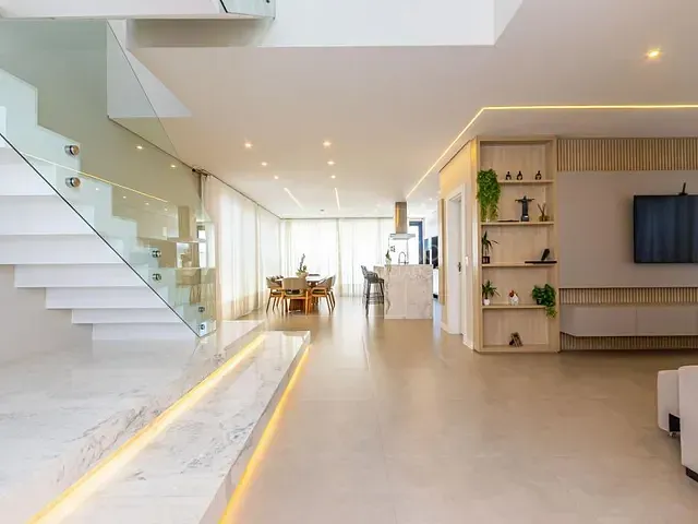 Casa com 311m² 4 quartos e 5 banheiros, à venda, no bairro Neoville em Curitiba