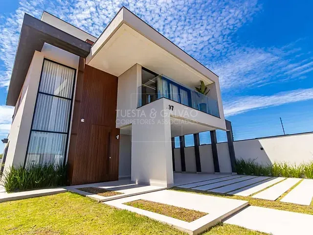Casa com 311m² 4 quartos e 5 banheiros, à venda, no bairro Neoville em Curitiba