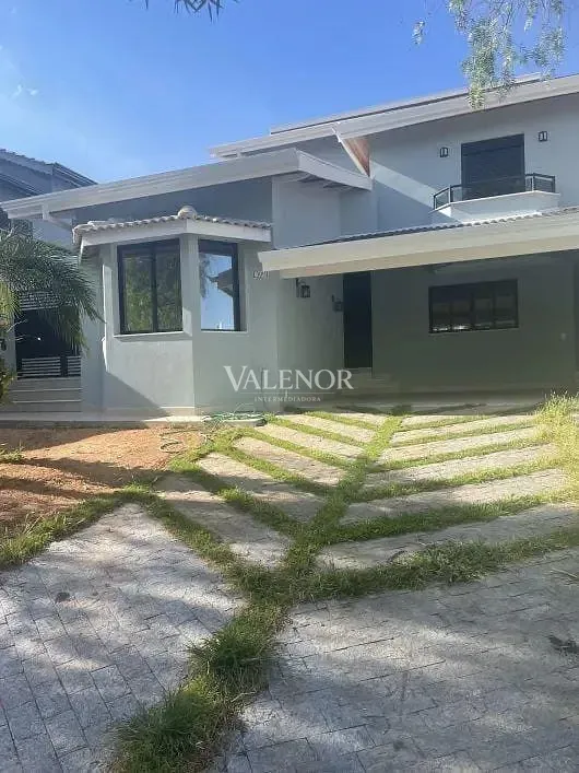 Casa, 3 quartos, 303 m² - Foto 1