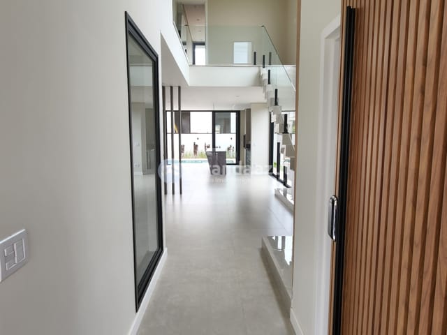 Casa com 254m² 3 quartos e 5 banheiros, à venda, no bairro Cézar de Souza em Mogi das Cruzes