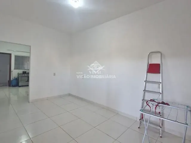 Casa com 220m² 2 quartos e 1 banheiro, à venda, no bairro Residencial Santa Catarina em Sinop