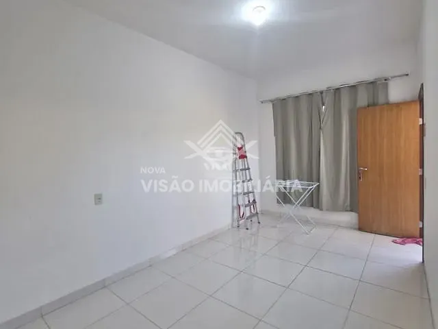 Casa com 220m² 2 quartos e 1 banheiro, à venda, no bairro Residencial Santa Catarina em Sinop