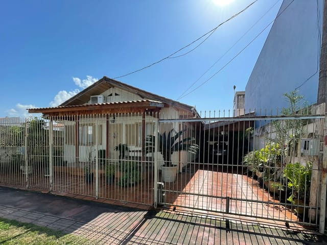Casa com 300m² 3 quartos e 1 banheiro, à venda, no bairro Centro em Balneário Camboriú