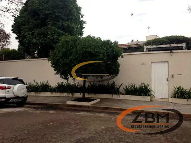 Casa com 1080m² 4 quartos e 5 banheiros, à venda, no bairro Jardim Presidente em Londrina
