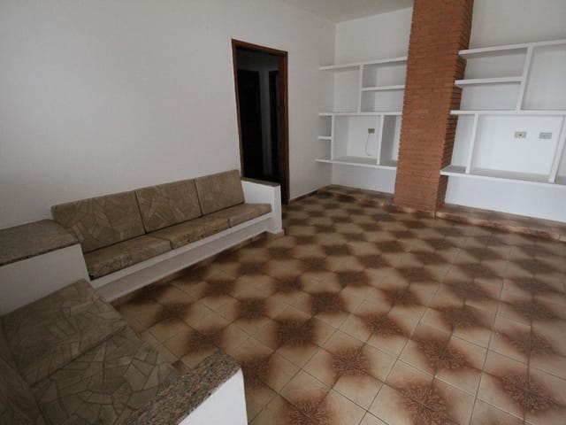 Casa com 300m² 3 quartos e 2 banheiros, à venda, no bairro Jardim Dona Tereza em São João da Boa Vista