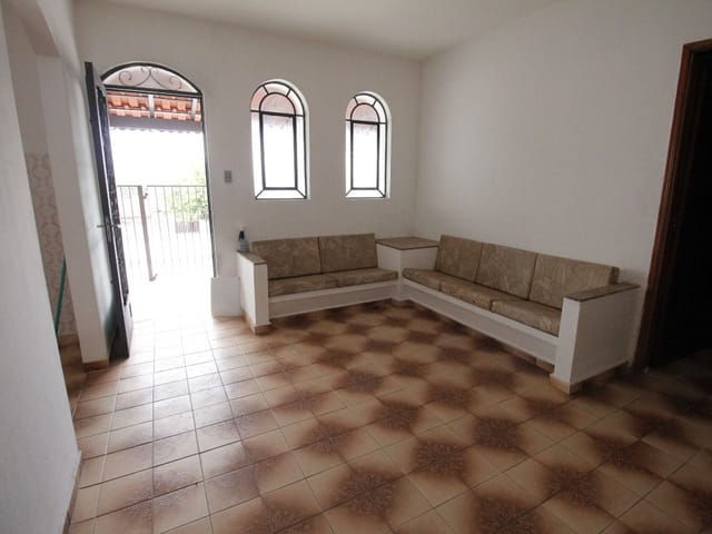 Casa com 300m² 3 quartos e 2 banheiros, à venda, no bairro Jardim Dona Tereza em São João da Boa Vista