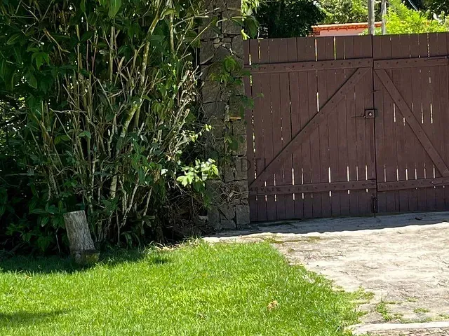 Casa com 33000m² 4 quartos e 2 banheiros, à venda, no bairro Cabarahu em Ilhabela