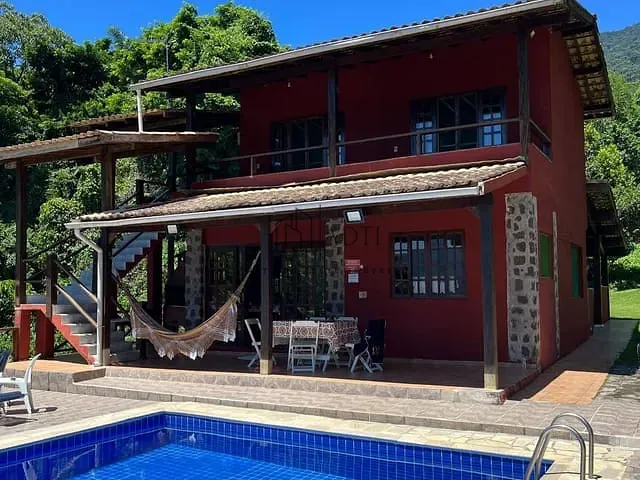 Casa com 33000m² 4 quartos e 2 banheiros, à venda, no bairro Cabarahu em Ilhabela