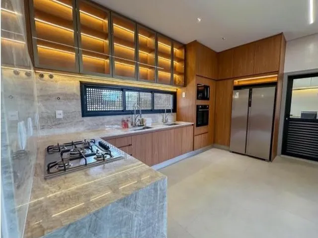 Casa 4 quartos e 5 banheiros, para alugar, no bairro Fazenda Vau das Pombas em Goiânia