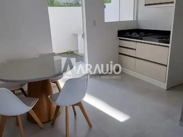 Casa com 76m² 2 quartos e 1 banheiro, à venda, no bairro Espinheiros em Itajaí