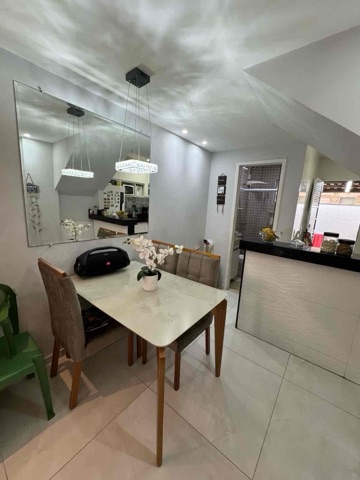 Casa 2 quartos e 1 banheiro, à venda, no bairro Parque Jóquei Club em Campos dos Goytacazes