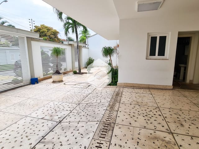 Casa com 600m² 5 quartos e 8 banheiros, à venda, no bairro Barra da Tijuca em Rio de Janeiro