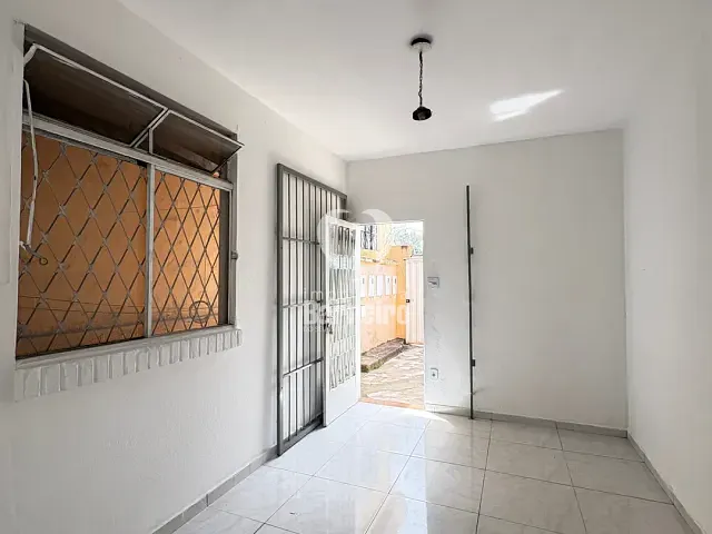 Casa 3 quartos e 2 banheiros, para alugar, no bairro Tirol em Belo Horizonte