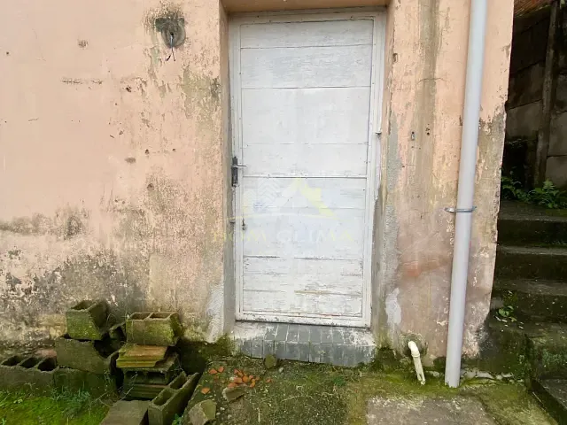 Casa com 70m² 1 quarto e 1 banheiro, para alugar, no bairro Grajaú em Juiz de Fora