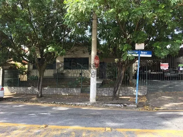 Casa com 433m² 3 quartos e 2 banheiros, à venda, no bairro Jardim Normandia em Volta Redonda