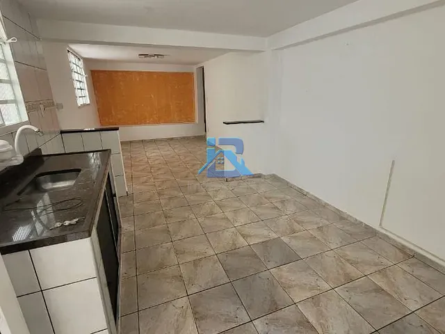 Casa com 200m² 4 quartos e 2 banheiros, à venda, no bairro Vila Aparecida em Bragança Paulista