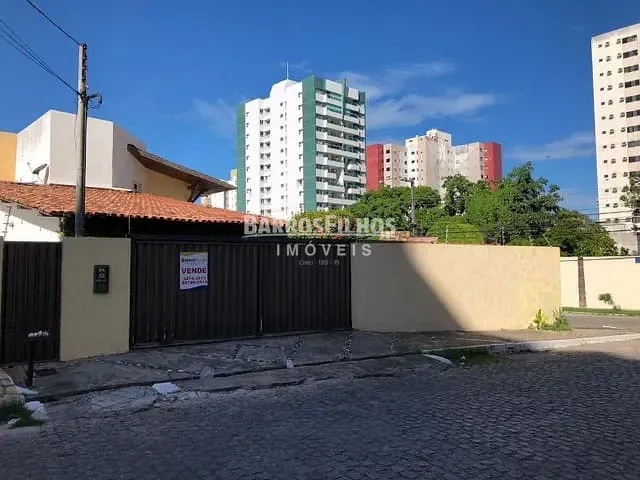 Casa com 614m² 4 quartos e 5 banheiros, à venda, no bairro Grageru em Aracaju