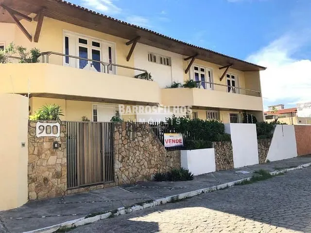 Casa com 614m² 4 quartos e 5 banheiros, à venda, no bairro Grageru em Aracaju