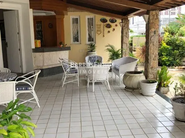 Casa com 614m² 4 quartos e 5 banheiros, à venda, no bairro Grageru em Aracaju