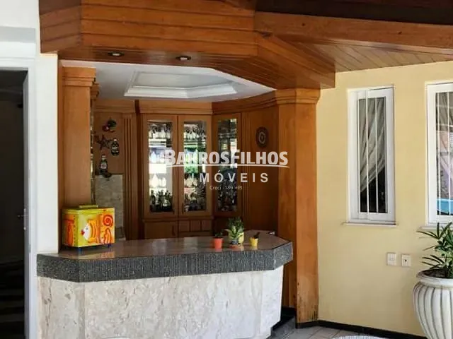 Casa com 614m² 4 quartos e 5 banheiros, à venda, no bairro Grageru em Aracaju