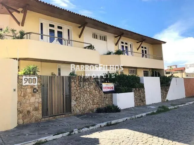 Casa com 614m² 4 quartos e 5 banheiros, à venda, no bairro Grageru em Aracaju