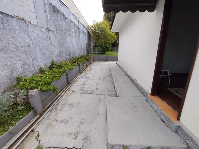 Casa com 660m² 2 quartos e 2 banheiros, à venda, no bairro Jardim Carvalho em Ponta Grossa