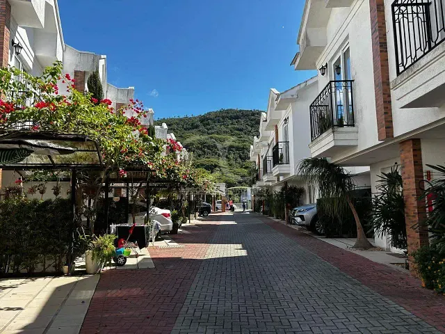 Casa com 73m² 2 quartos e 2 banheiros, à venda, no bairro Armação do Pântano do Sul em Florianópolis