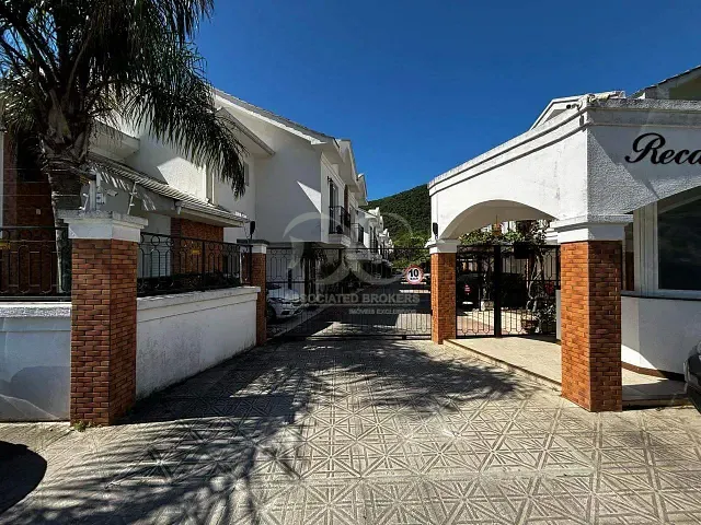 Casa com 73m² 2 quartos e 2 banheiros, à venda, no bairro Armação do Pântano do Sul em Florianópolis
