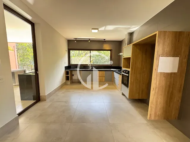 Casa 3 quartos e 4 banheiros, à venda, no bairro Bosque em Vinhedo