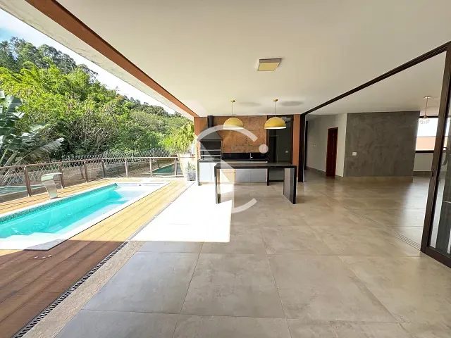 Casa 3 quartos e 4 banheiros, à venda, no bairro Bosque em Vinhedo