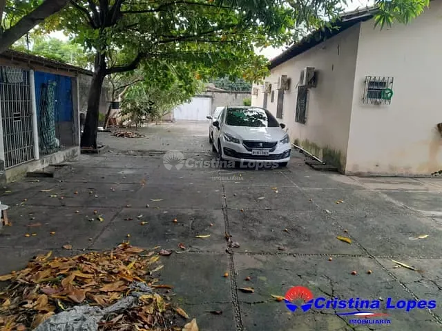 Casa com 600m² 4 quartos e 1 banheiro, à venda, no bairro Matadouro em Teresina