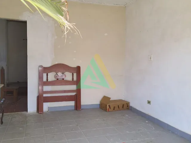 Casa com 280m² 3 quartos e 2 banheiros, à venda ou para alugar, no bairro Saúde em Mogi Mirim
