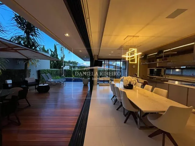 Casa com 500m² 4 quartos e 5 banheiros, à venda, no bairro Esperança em Londrina
