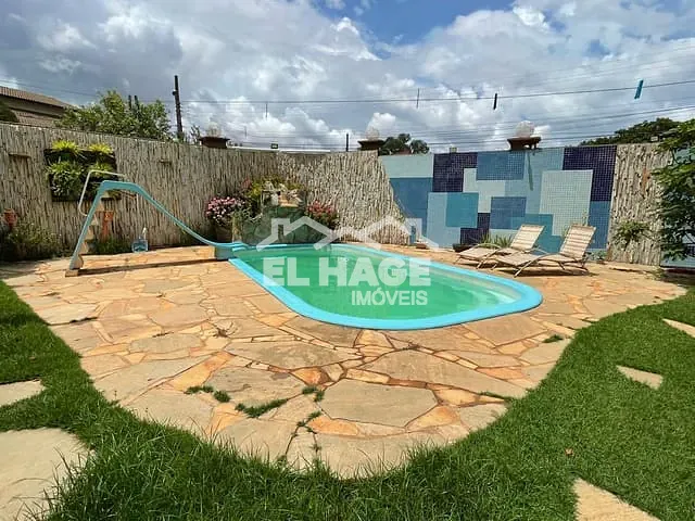 Casa com 700m² 4 quartos e 6 banheiros, à venda, no bairro Jardim Itália em Cuiabá
