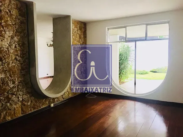 Casa com 1080m² 6 quartos e 6 banheiros, à venda, no bairro Jardim Apolo em São José dos Campos