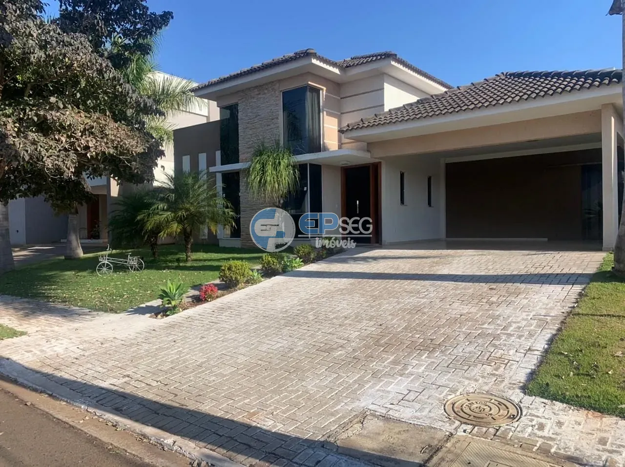 Casa, 3 quartos, 298 m² - Foto 1