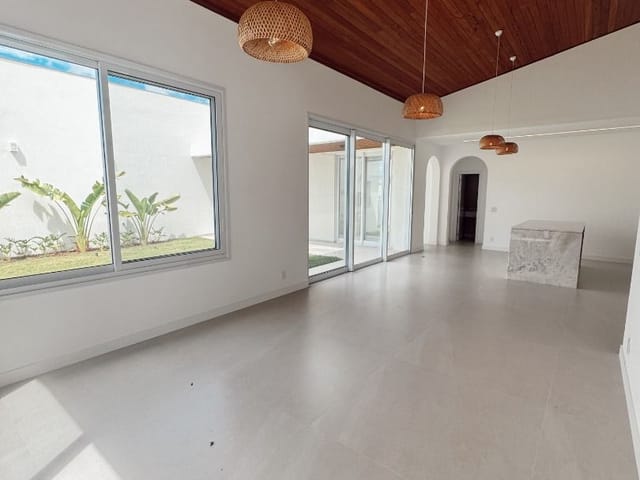Casa com 515m² 4 quartos e 5 banheiros, à venda, no bairro Jacuhy em Serra
