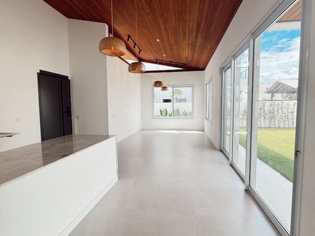 Casa com 515m² 4 quartos e 5 banheiros, à venda, no bairro Jacuhy em Serra