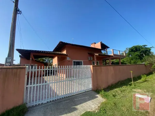 Casa 2 quartos e 2 banheiros, para alugar, no bairro Bamerindus em Itapoá