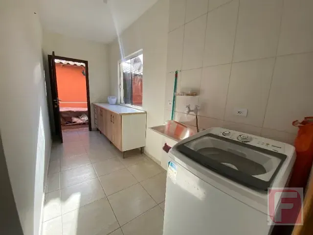Casa 2 quartos e 2 banheiros, para alugar, no bairro Bamerindus em Itapoá