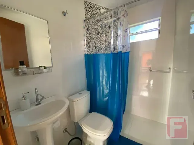 Casa 2 quartos e 2 banheiros, para alugar, no bairro Bamerindus em Itapoá
