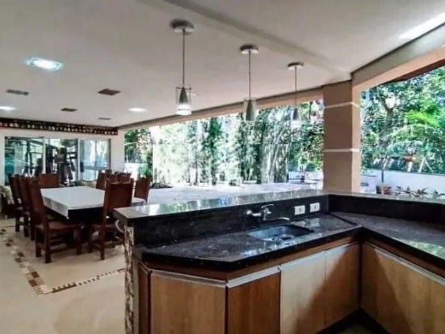 Casa com 516m² 4 quartos e 4 banheiros, à venda, no bairro Urbanova em São José dos Campos